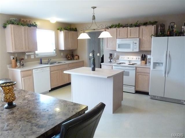 586 Midland Dr, O'fallon, MO 63366 photo 6