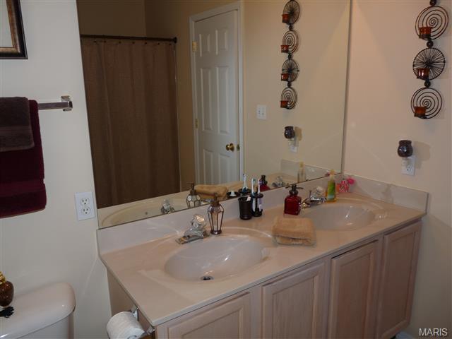 586 Midland Dr, O'fallon, MO 63366 photo 18