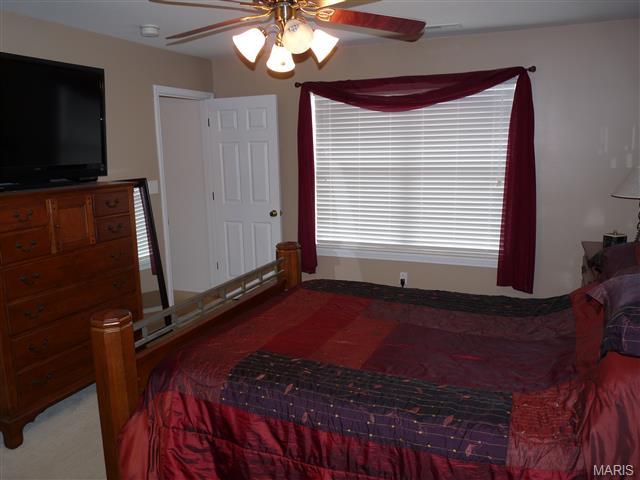 586 Midland Dr, O'fallon, MO 63366 photo 15
