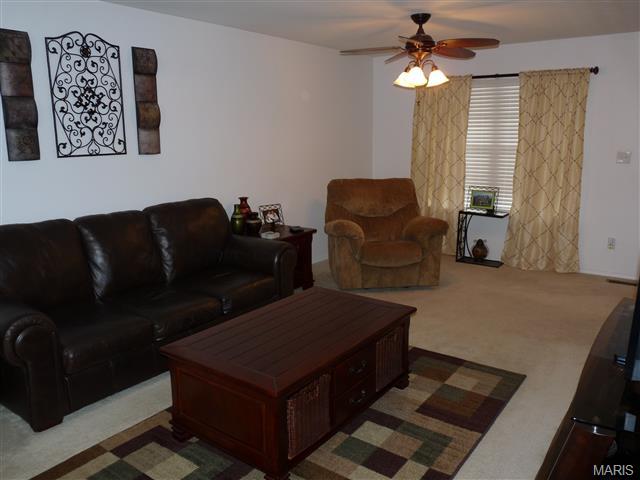 586 Midland Dr, O'fallon, MO 63366 photo 2