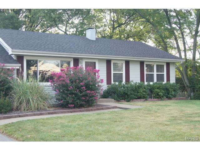 244 Nancy Pl, Ballwin, MO 63021 photo 2