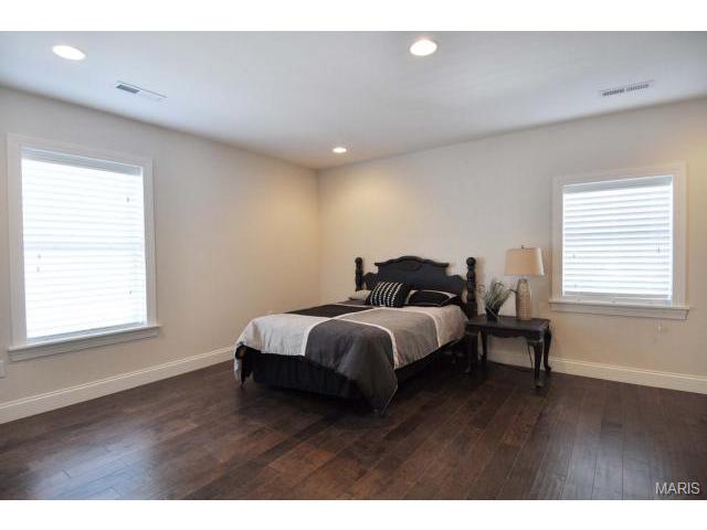 5231 Oleatha Ave, Saint Louis, MO 63139 photo 37