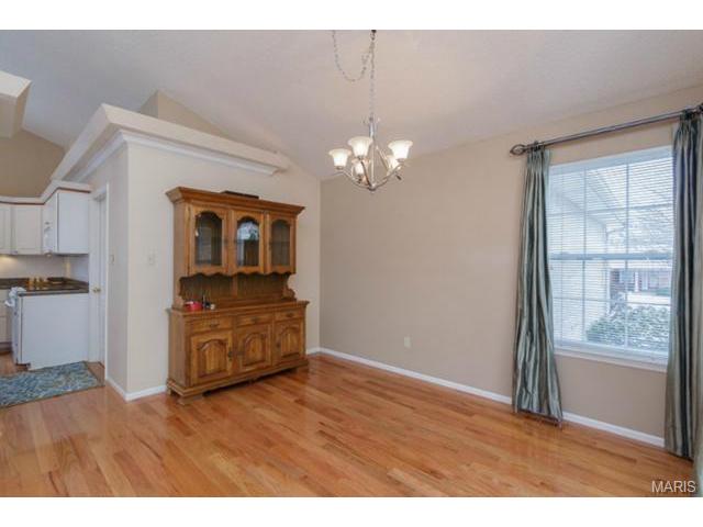 707 Loretta Dr, O'fallon, MO 63366 photo 3