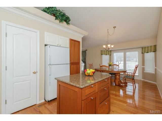 707 Loretta Dr, O'fallon, MO 63366 photo 12