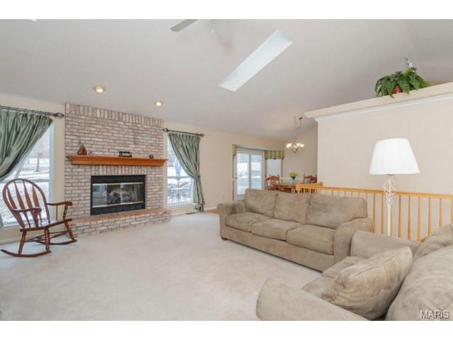 707 Loretta Dr, O'fallon, MO 63366 photo 6