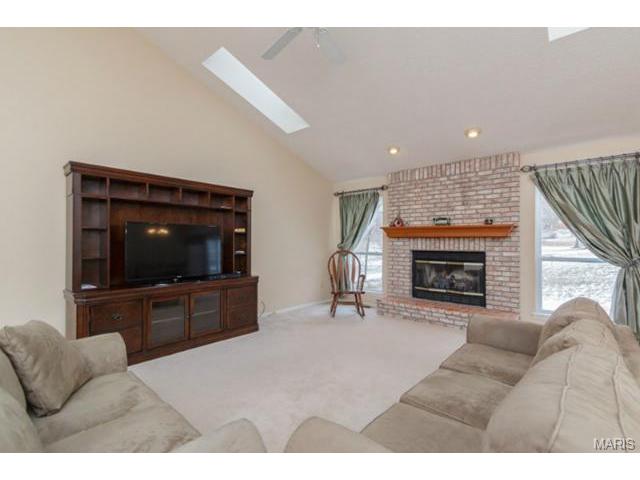707 Loretta Dr, O'fallon, MO 63366 photo 7