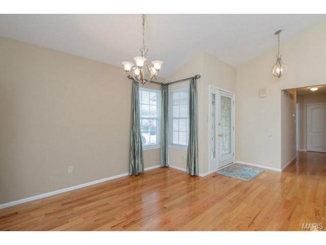 707 Loretta Dr, O'fallon, MO 63366 photo 5