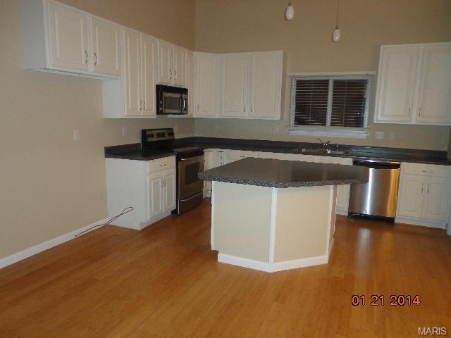 301 Thoreau Blvd, O'fallon, MO 63366 photo 3