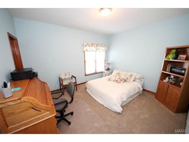 525 Malinmor, Weldon Spring, MO 63304 photo 18