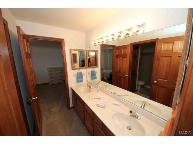 525 Malinmor, Weldon Spring, MO 63304 photo 31