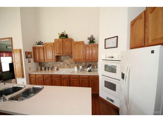 525 Malinmor, Weldon Spring, MO 63304 photo 11
