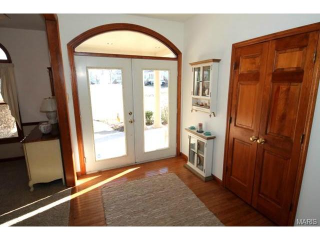 525 Malinmor, Weldon Spring, MO 63304 photo 3
