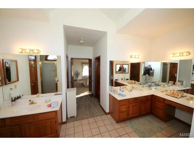 525 Malinmor, Weldon Spring, MO 63304 photo 17