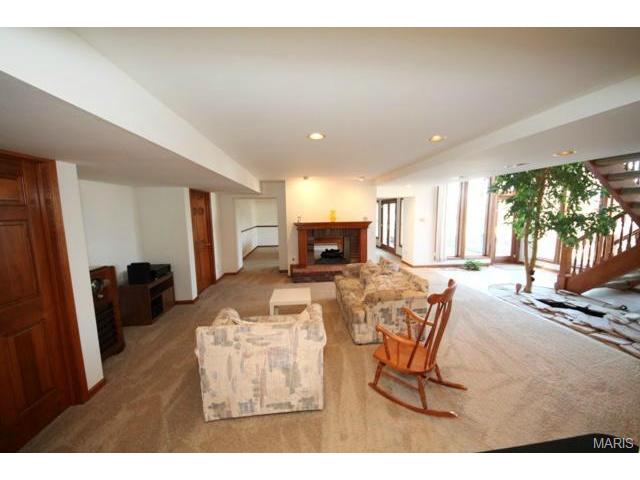 525 Malinmor, Weldon Spring, MO 63304 photo 23