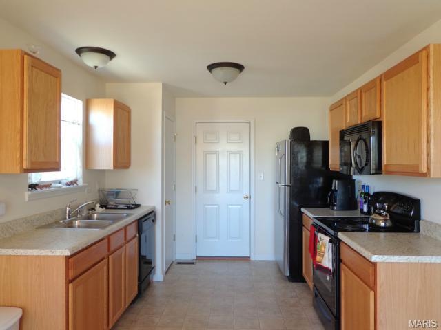 705 Phoenix Dr, O'fallon, MO 63368 photo 8