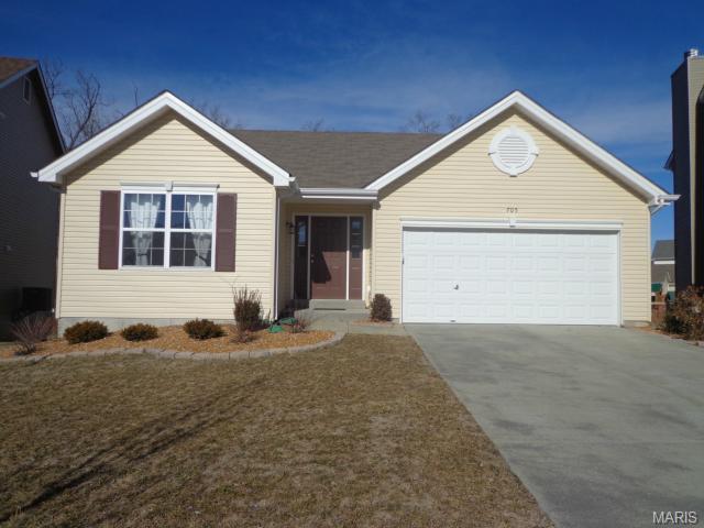 705 Phoenix Dr, O'fallon, MO 63368 photo 1