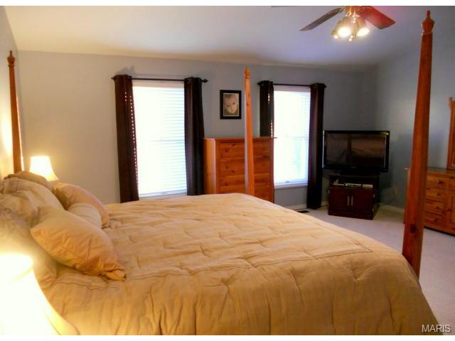 799 Spring Hill Farm Dr, Ballwin, MO 63021 photo 13