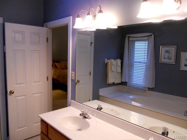 799 Spring Hill Farm Dr, Ballwin, MO 63021 photo 17