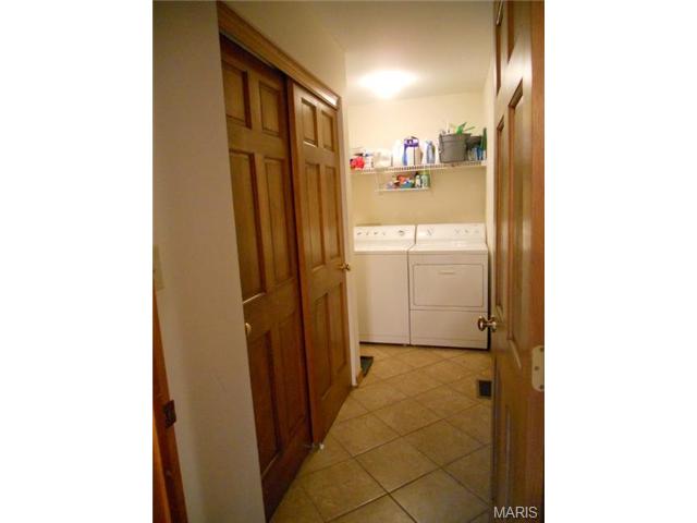 799 Spring Hill Farm Dr, Ballwin, MO 63021 photo 5