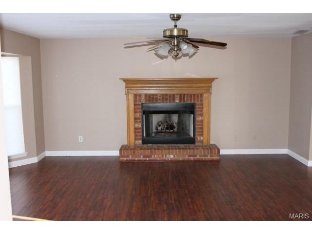 2100 Lee Ridge Dr, O'fallon, MO 63368 photo 3