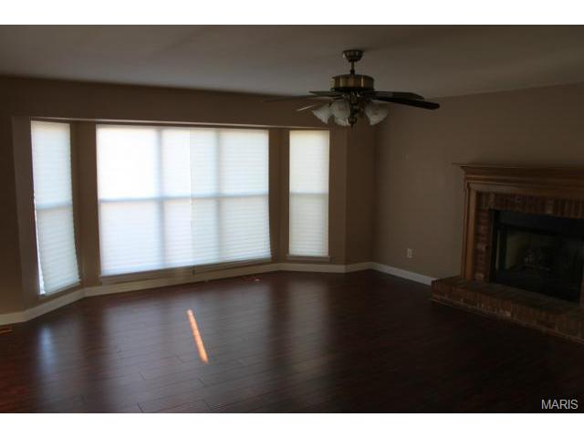 2100 Lee Ridge Dr, O'fallon, MO 63368 photo 4