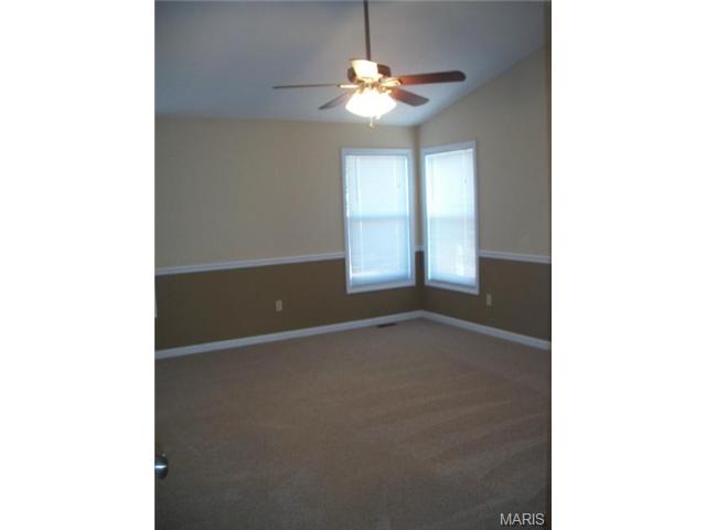 2933 Middlesburg Dr, O'fallon, MO 63368 photo 18