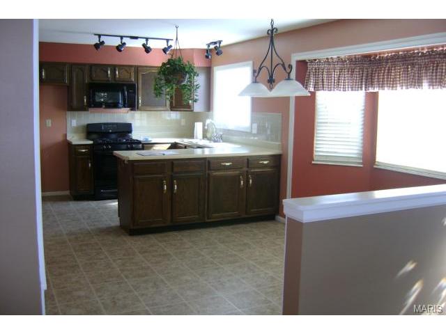 744 Oak Run, Ballwin, MO 63021 photo 7
