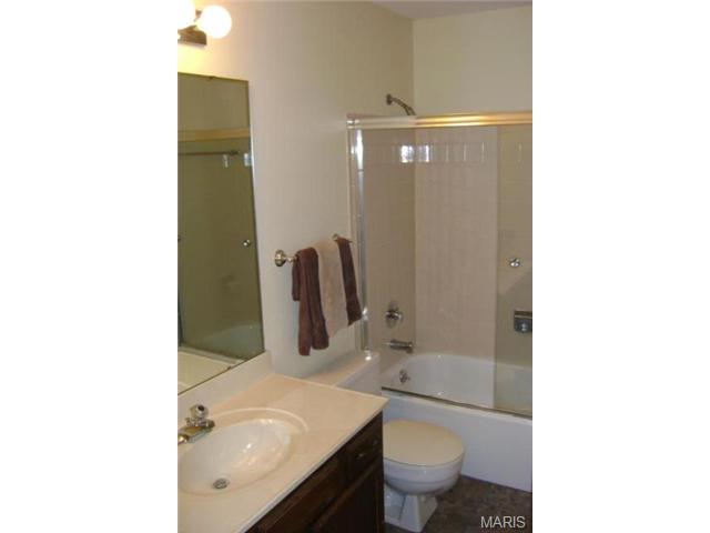 744 Oak Run, Ballwin, MO 63021 photo 23