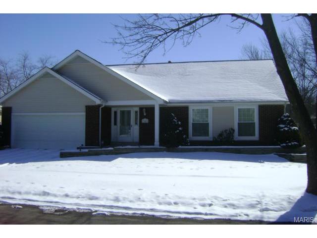 744 Oak Run, Ballwin, MO 63021 photo 2