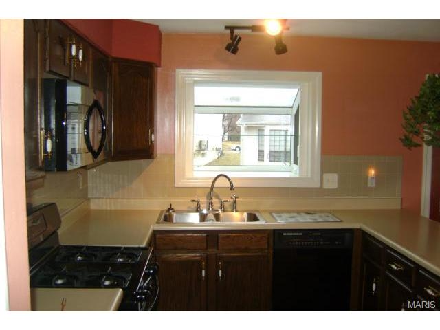 744 Oak Run, Ballwin, MO 63021 photo 8