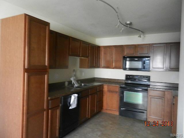 233 Coachgate Ln, Ballwin, MO 63021 photo 7