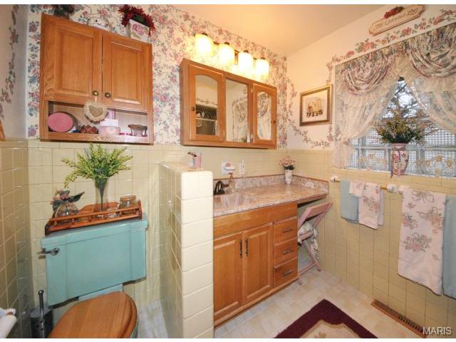3545 Fee Fee Rd, Bridgeton, MO 63044 photo 12