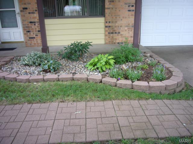 3255 Gwengreen Dr, Bridgeton, MO 63044 photo 3