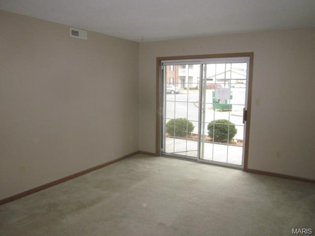 19 Berview #E, Saint Louis, MO 63129 photo 3