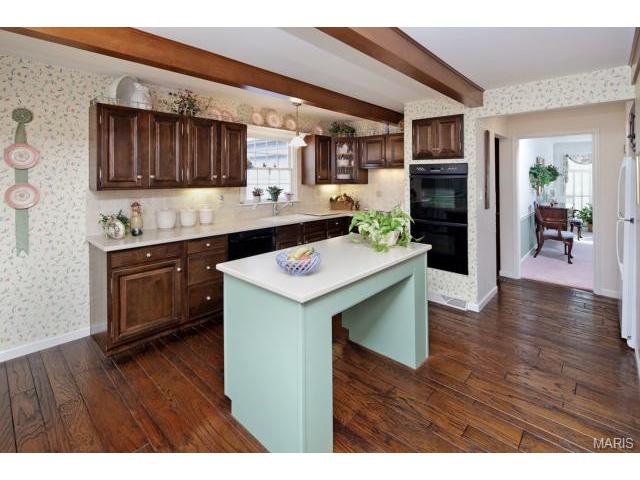 1329 Webster Path Dr, Webster Groves, MO 63119 photo 9