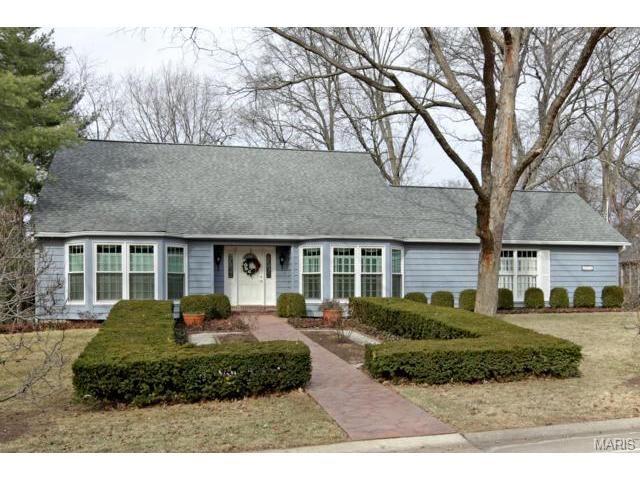 1329 Webster Path Dr, Webster Groves, MO 63119 photo 1