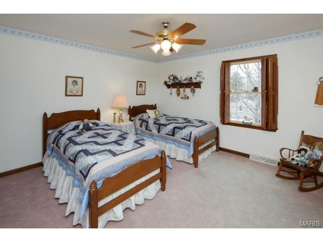 1329 Webster Path Dr, Webster Groves, MO 63119 photo 16
