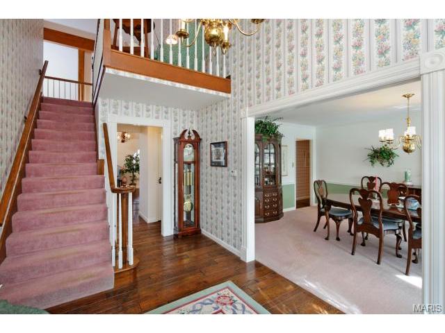 1329 Webster Path Dr, Webster Groves, MO 63119 photo 2