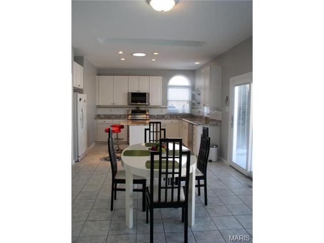 2457 Clarjon Dr, Ballwin, MO 63021 photo 10