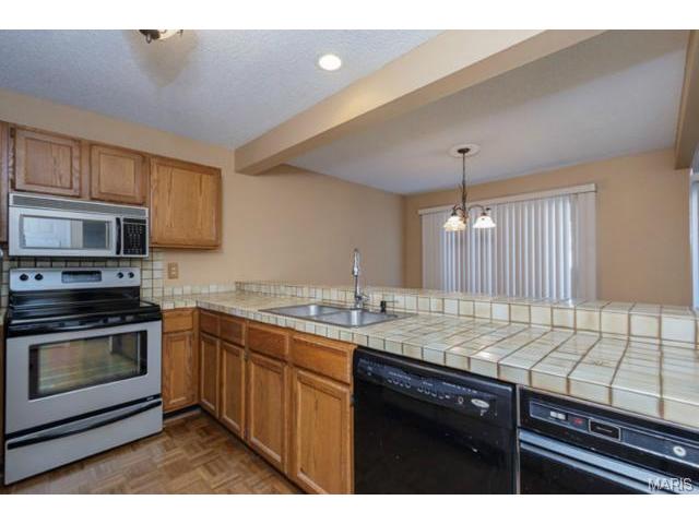 1208 Hemingway Ln, Weldon Spring, MO 63304 photo 6