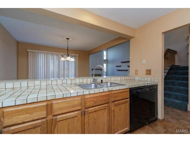 1208 Hemingway Ln, Weldon Spring, MO 63304 photo 7