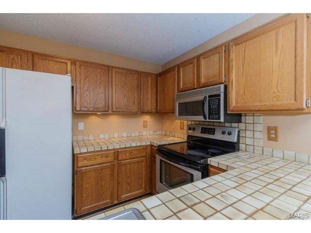 1208 Hemingway Ln, Weldon Spring, MO 63304 photo 8
