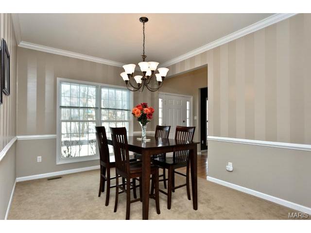 451 Valley Manor Dr, Ballwin, MO 63021 photo 4