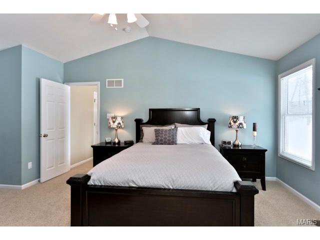 451 Valley Manor Dr, Ballwin, MO 63021 photo 23