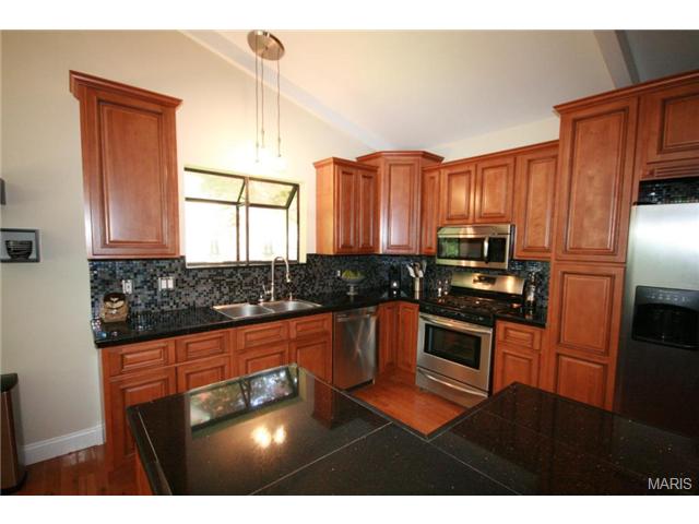 549 Great Hill Dr, Ballwin, MO 63021 photo 5