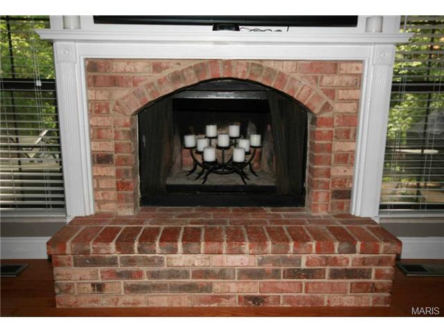 549 Great Hill Dr, Ballwin, MO 63021 photo 9