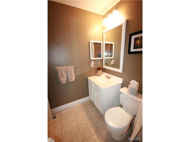 549 Great Hill Dr, Ballwin, MO 63021 photo 41