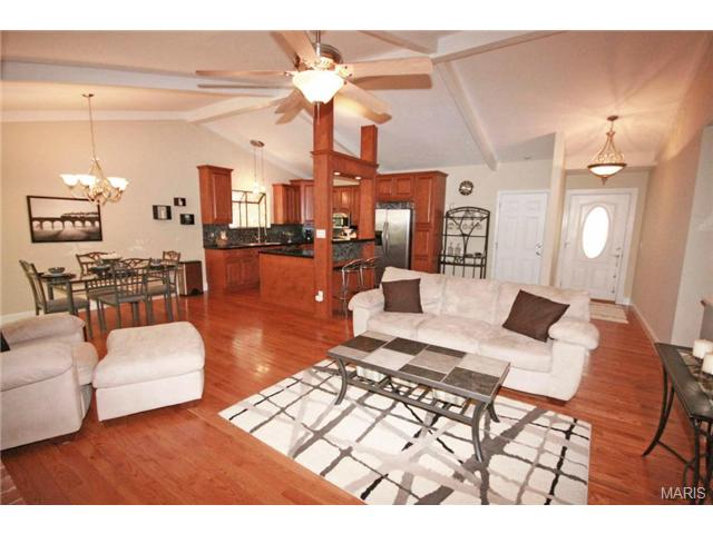 549 Great Hill Dr, Ballwin, MO 63021 photo 3