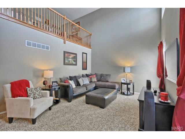 941 Rolling Thunder Dr, O'fallon, MO 63368 photo 2
