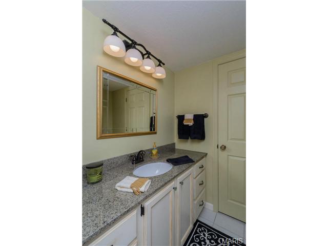 854 Hemingway Ln, Weldon Spring, MO 63304 photo 13